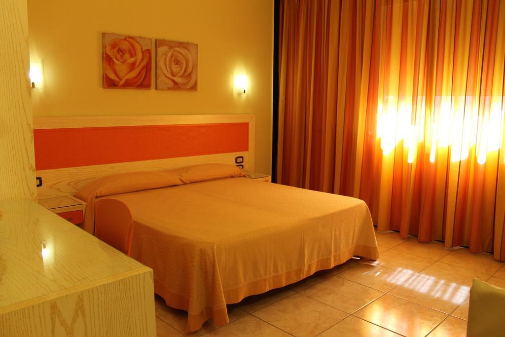 Cristal Hotel Eboli