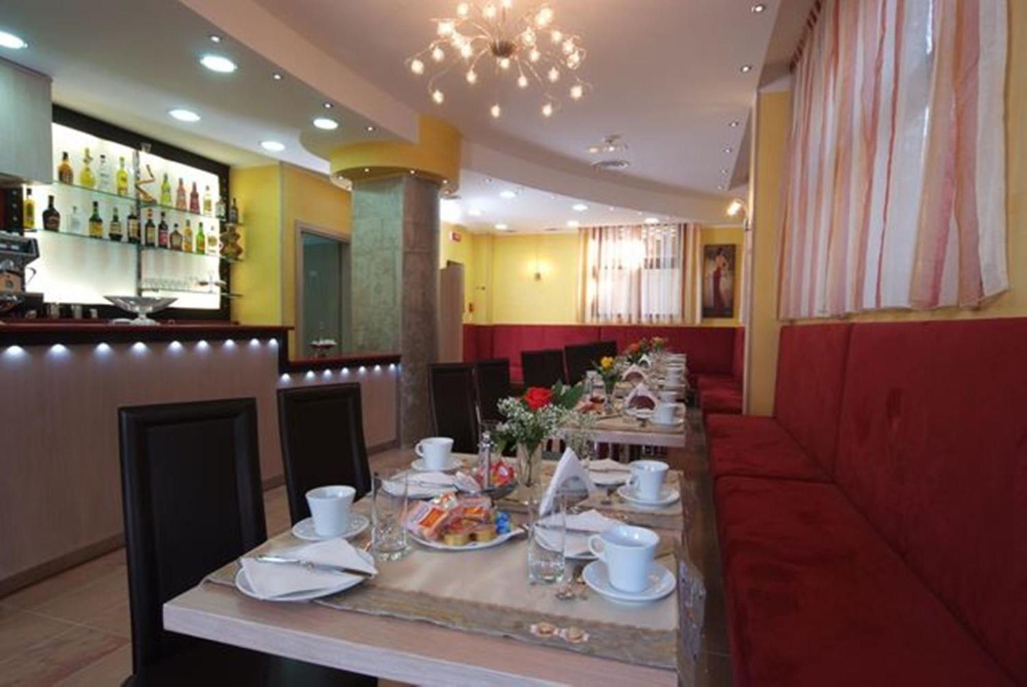 Cristal Hotel Eboli