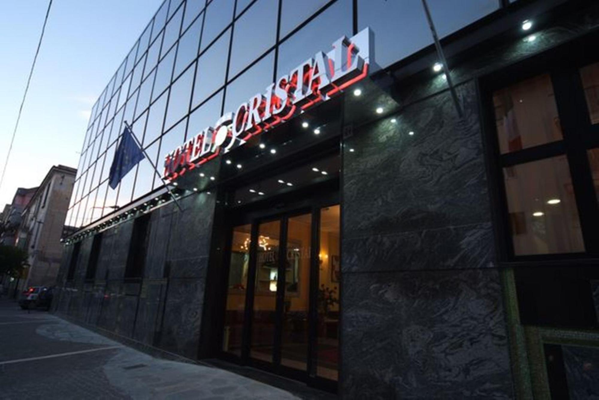 Cristal Hotel 3*
